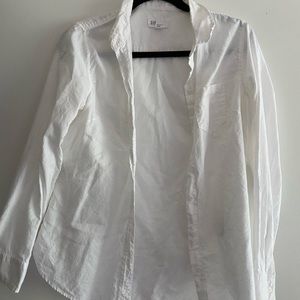 Gap Boyfriend Fit button down. Size S